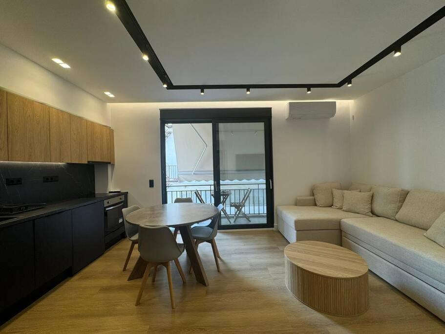 Bluemotion - Portsuite 4a * Piraeus