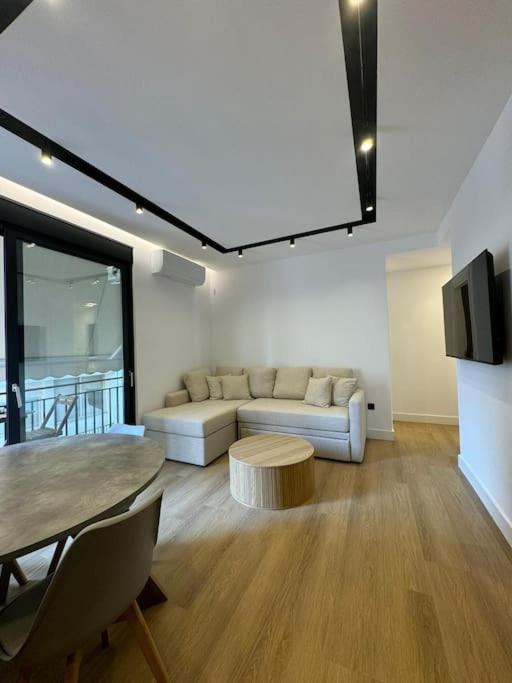 Bluemotion - Portsuite 4a Piraeus