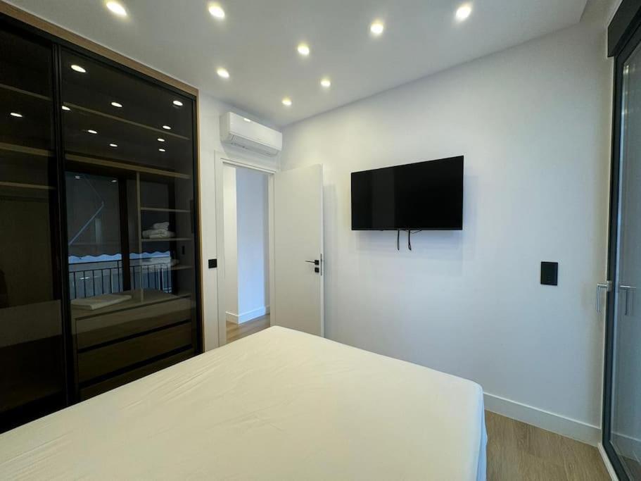 Bluemotion - Portsuite 4a * Piraeus