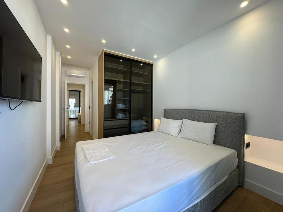 Bluemotion - Portsuite 4a Piraeus
