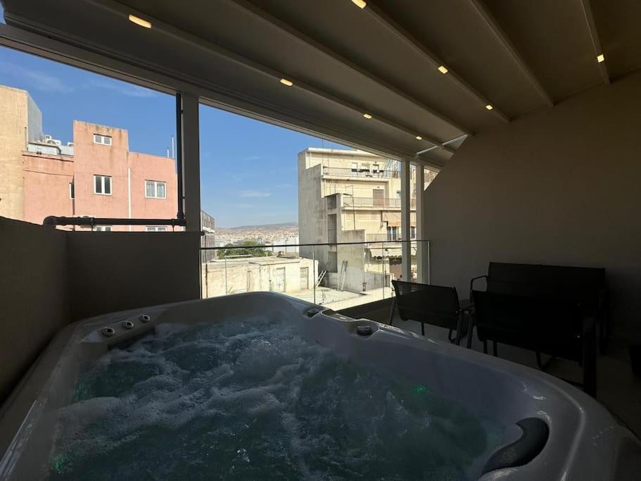 Bluemotion - Portsuite 4a Piraeus